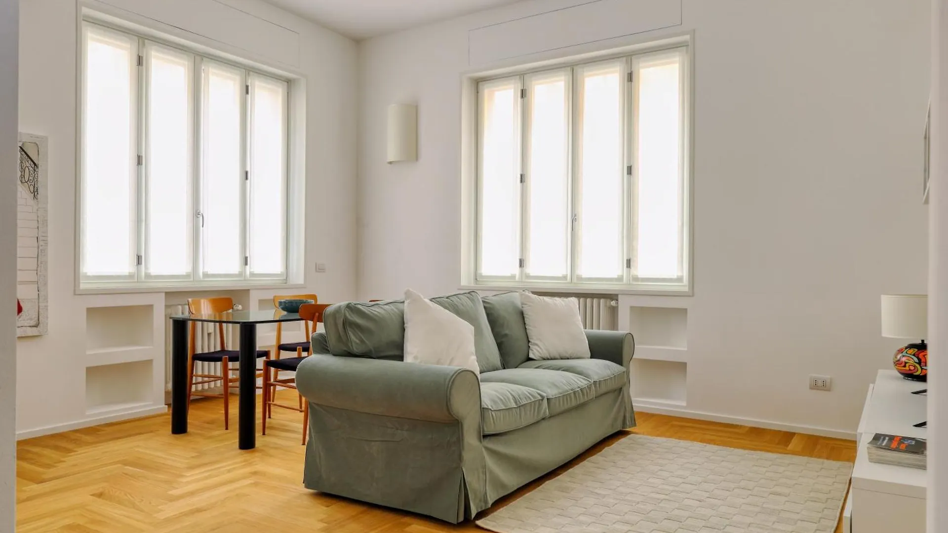 Just Urban Stays - Bright And Beautiful Apartment - Corso Genova Milánó